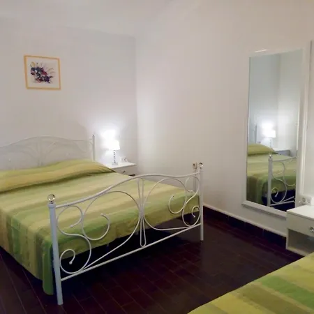 Manuel * Pjescana Uvala