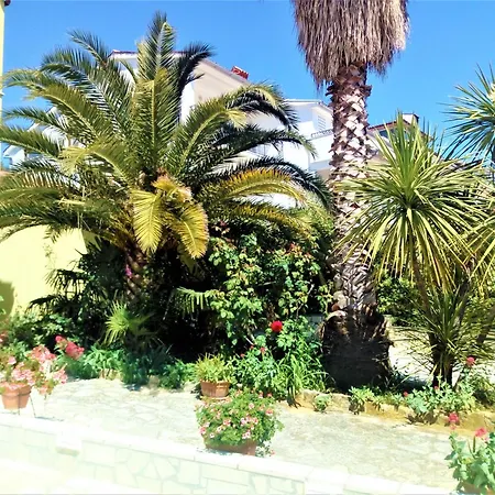 Manuel Apartmán *