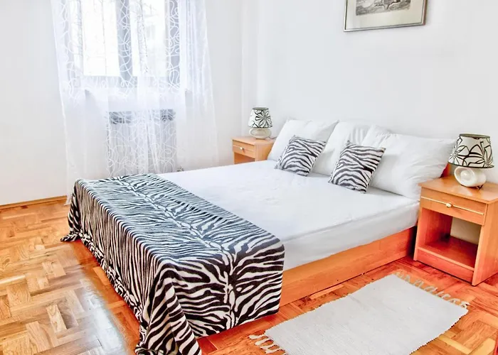 Manuel * Pjescana Uvala