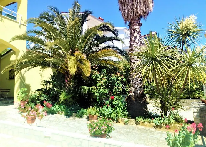 Manuel Apartmán *