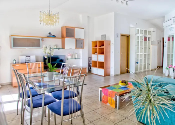 Manuel Apartmán