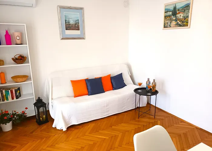 Manuel Apartmán
